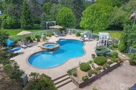 4 Windsor Court South Barrington IL 60010