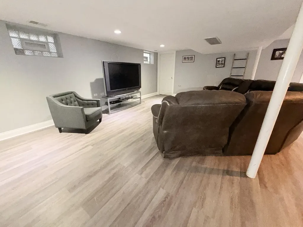 717 Oakton Street Park Ridge IL 60068