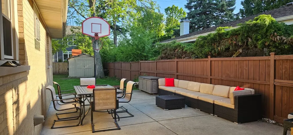 717 Oakton Street Park Ridge IL 60068