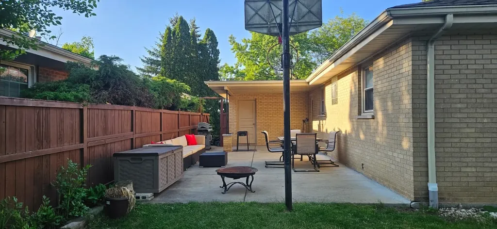 717 Oakton Street Park Ridge IL 60068