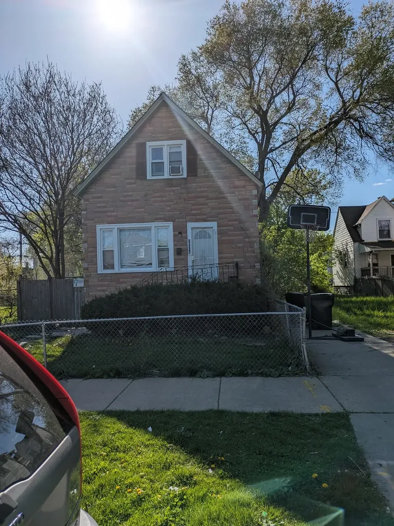 10568 South Indiana Avenue Chicago IL 60628