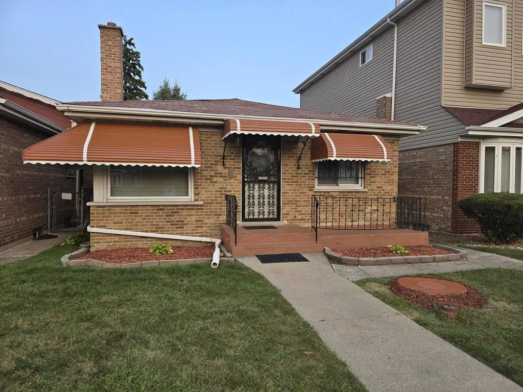 8441 South King Drive Chicago IL 60619