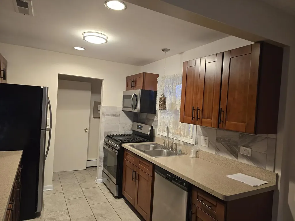 8441 South King Drive Chicago IL 60619