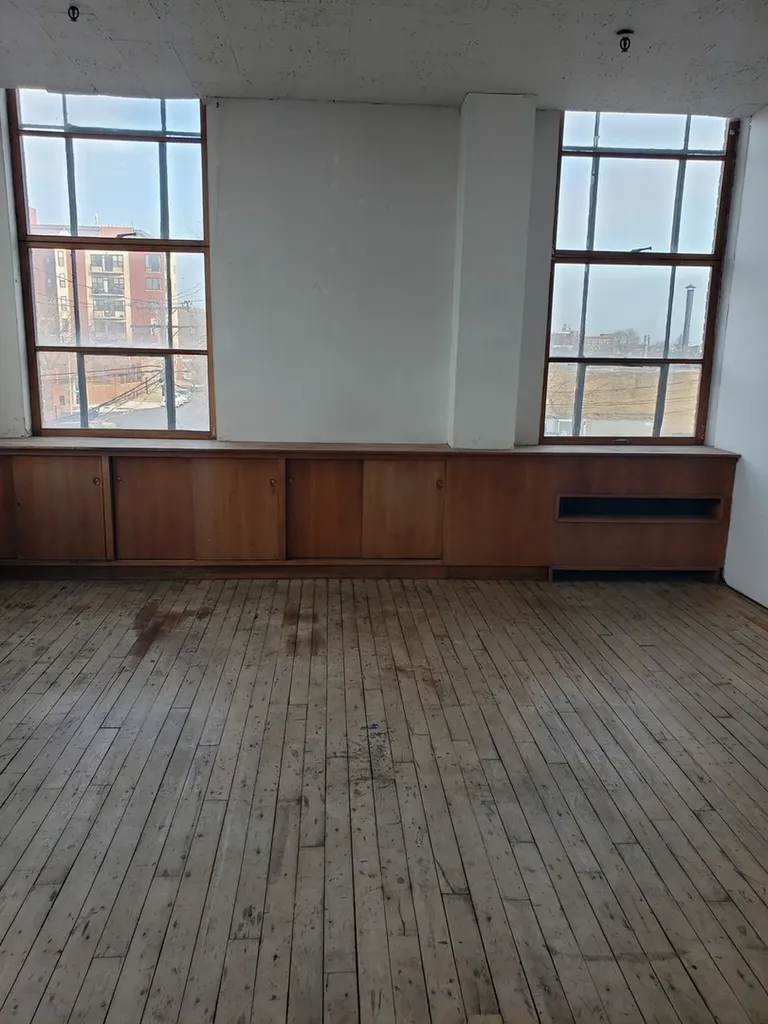 3065 North Rockwell Street Chicago IL 60618
