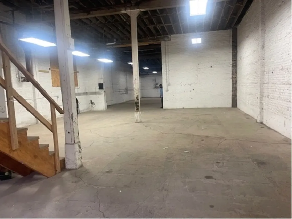 3065 North Rockwell Street Chicago IL 60618