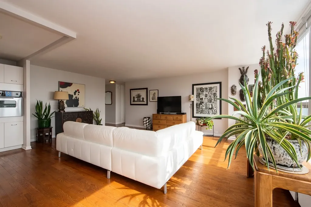 4800 South Chicago Beach Drive Chicago IL 60615