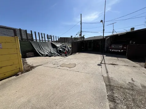 4025 West Montrose Avenue Chicago IL 60641