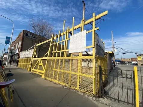 4025 West Montrose Avenue Chicago IL 60641