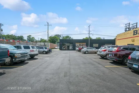 6122 North Clark Street Chicago IL 60660