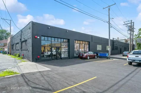 6122 North Clark Street Chicago IL 60660