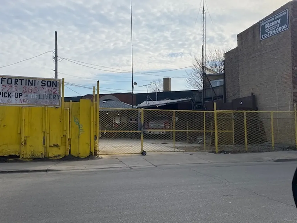 4387 North Elston Avenue Chicago IL 60641