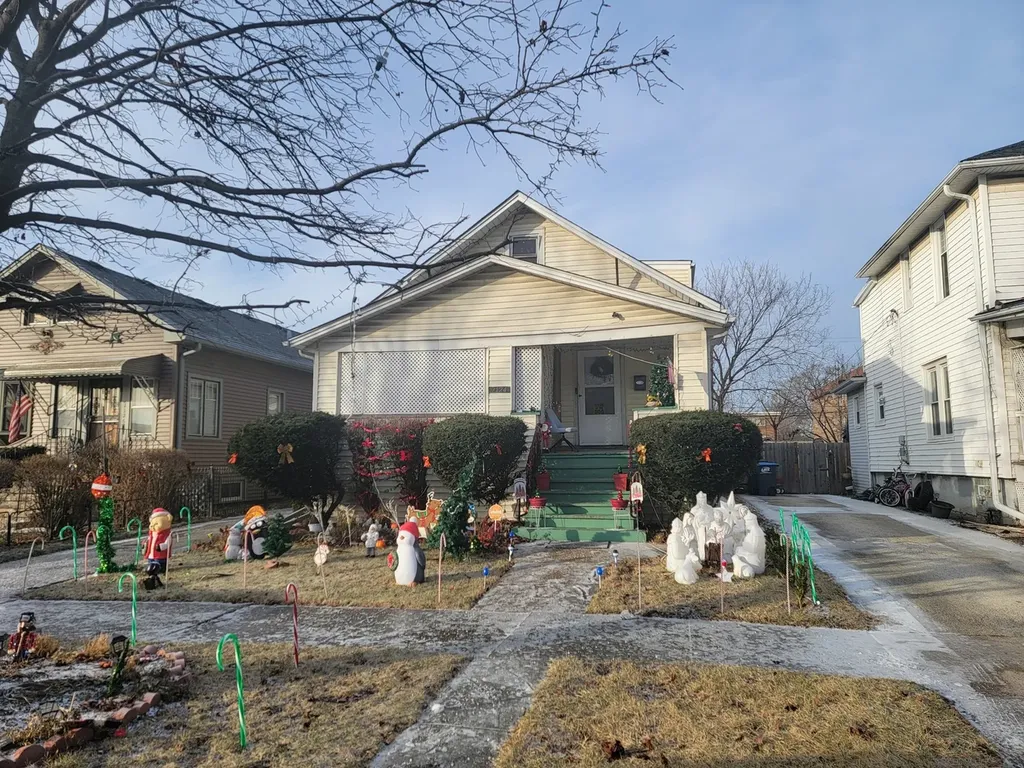 2124 South 3rd Avenue Maywood IL 60153