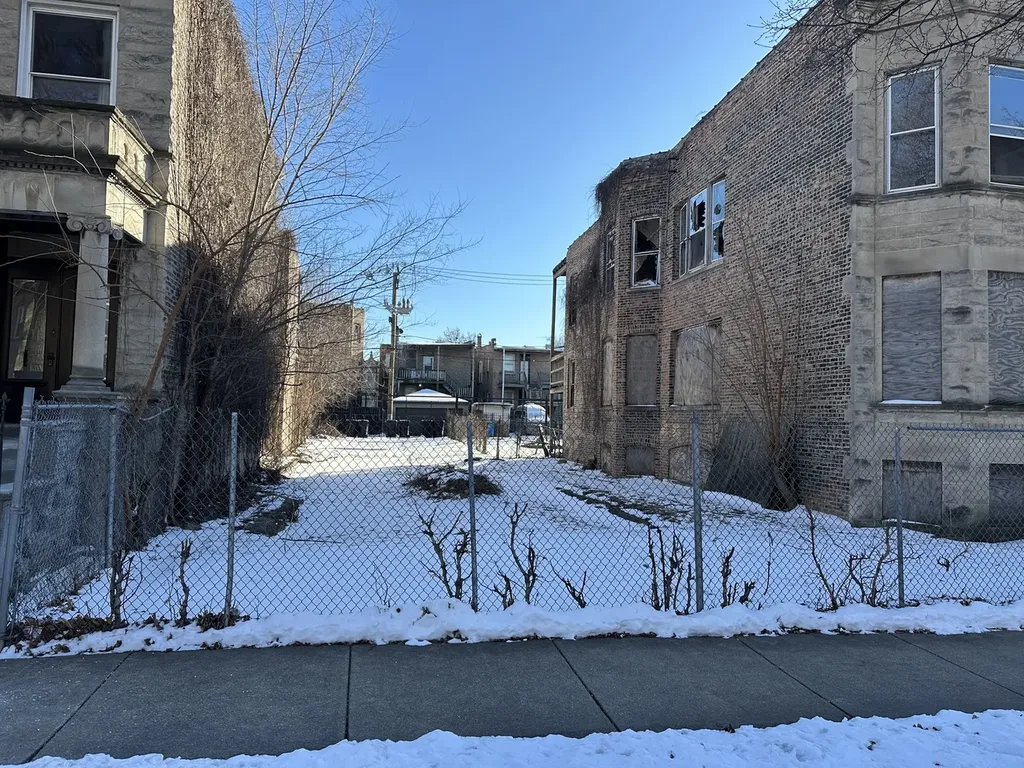 4008 West Monroe Street Chicago IL 60624