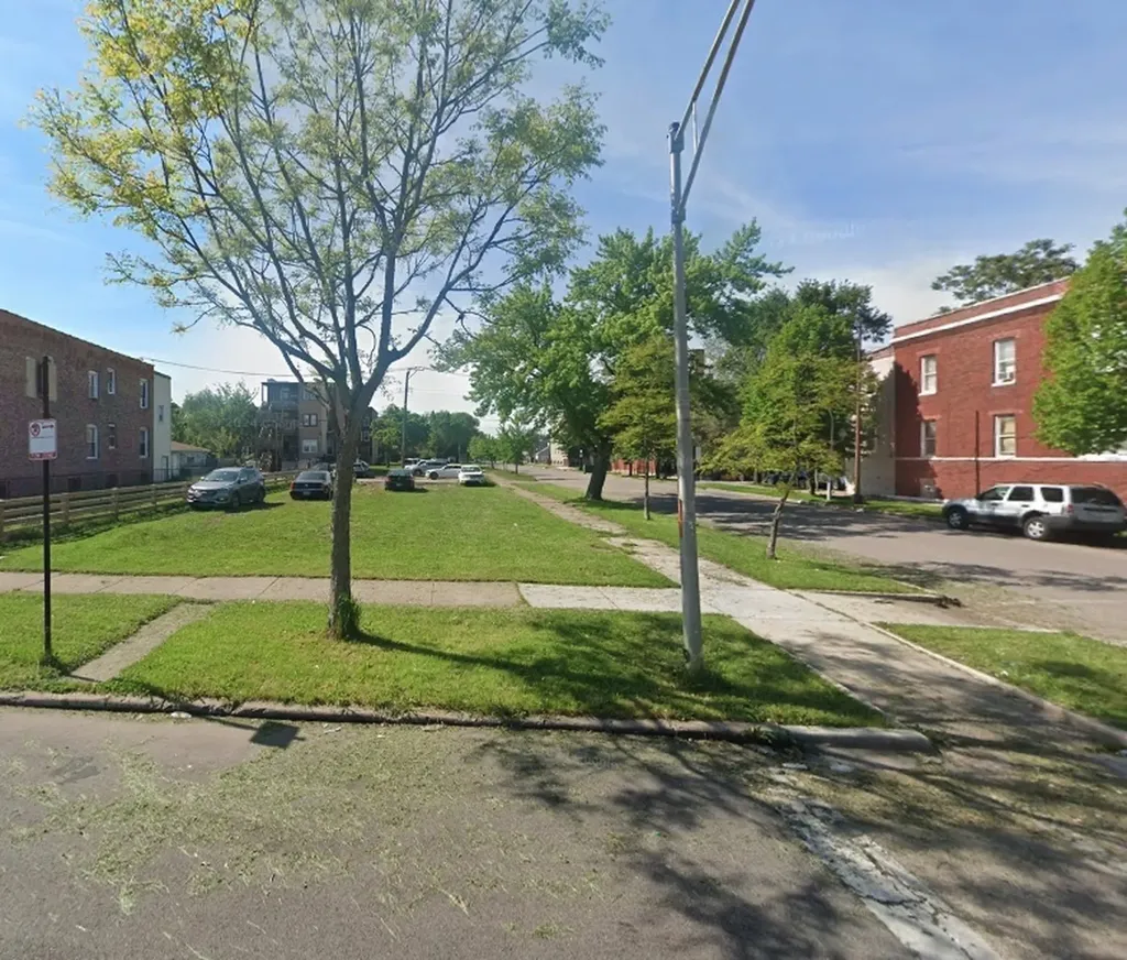 3855 West Gladys Avenue Chicago IL 60624