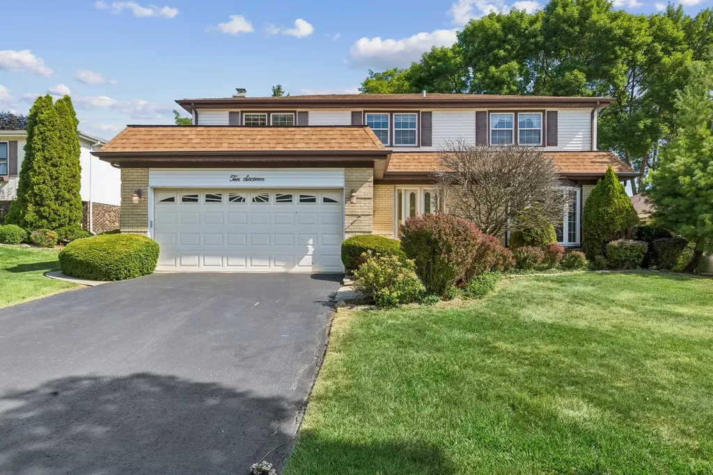1016 West Brittany Drive Arlington Heights IL 60004