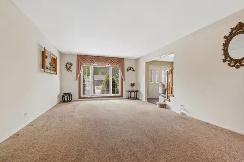1016 West Brittany Drive Arlington Heights IL 60004