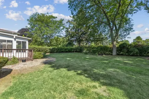 1016 West Brittany Drive Arlington Heights IL 60004