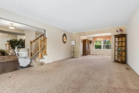 1016 West Brittany Drive Arlington Heights IL 60004