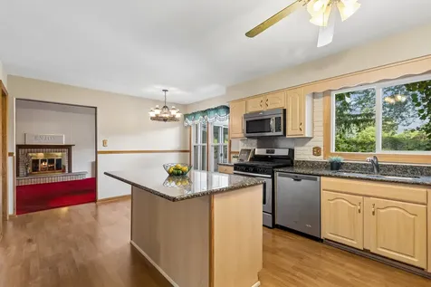 1016 West Brittany Drive Arlington Heights IL 60004