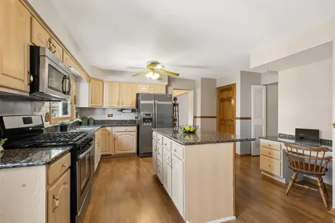 1016 West Brittany Drive Arlington Heights IL 60004