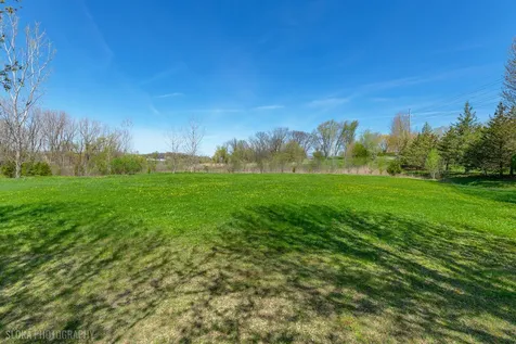 6475 Woodland Hills Drive Lakewood IL 60014