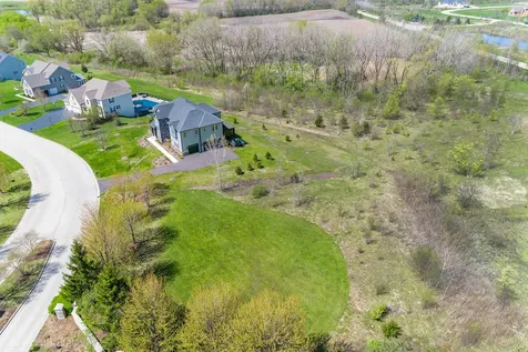 6475 Woodland Hills Drive Lakewood IL 60014