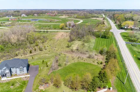 6475 Woodland Hills Drive Lakewood IL 60014