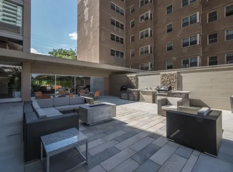 5600 North Sheridan Road Chicago IL 60660