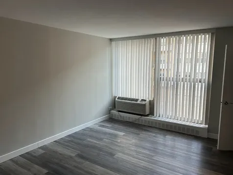 5600 North Sheridan Road Chicago IL 60660