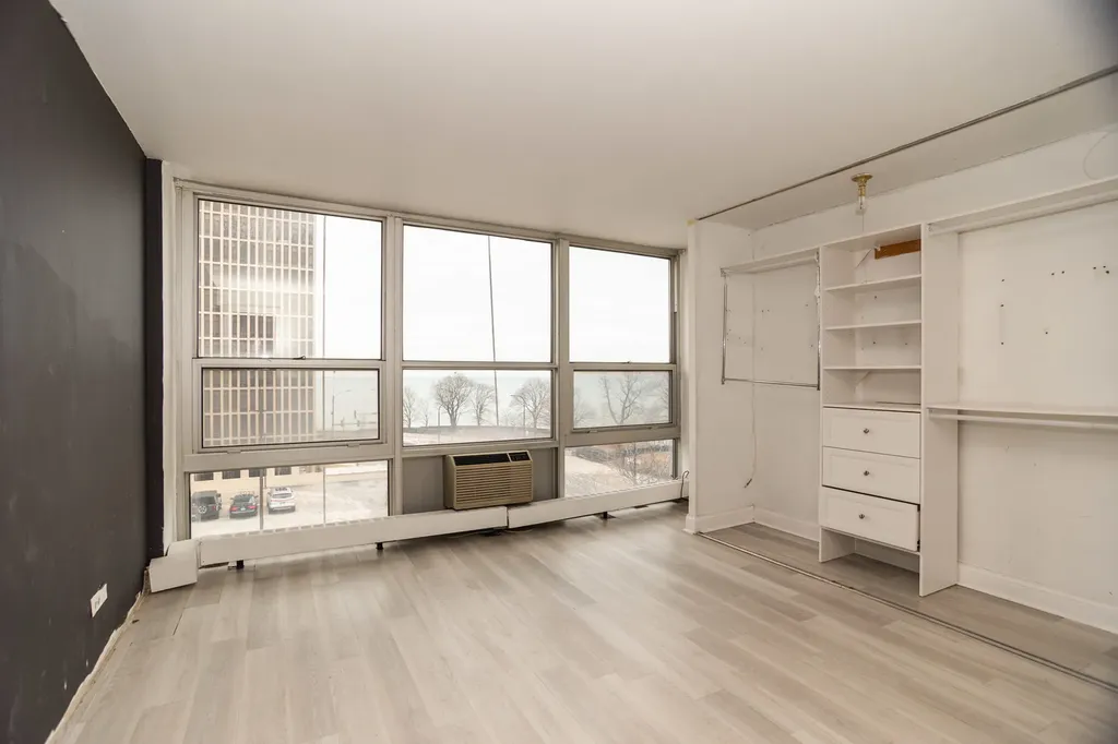 6730 South South Shore Drive Chicago IL 60649