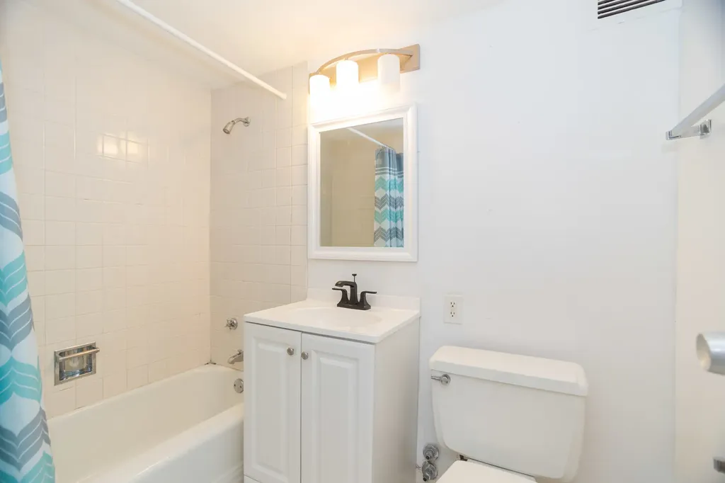 6730 South South Shore Drive Chicago IL 60649
