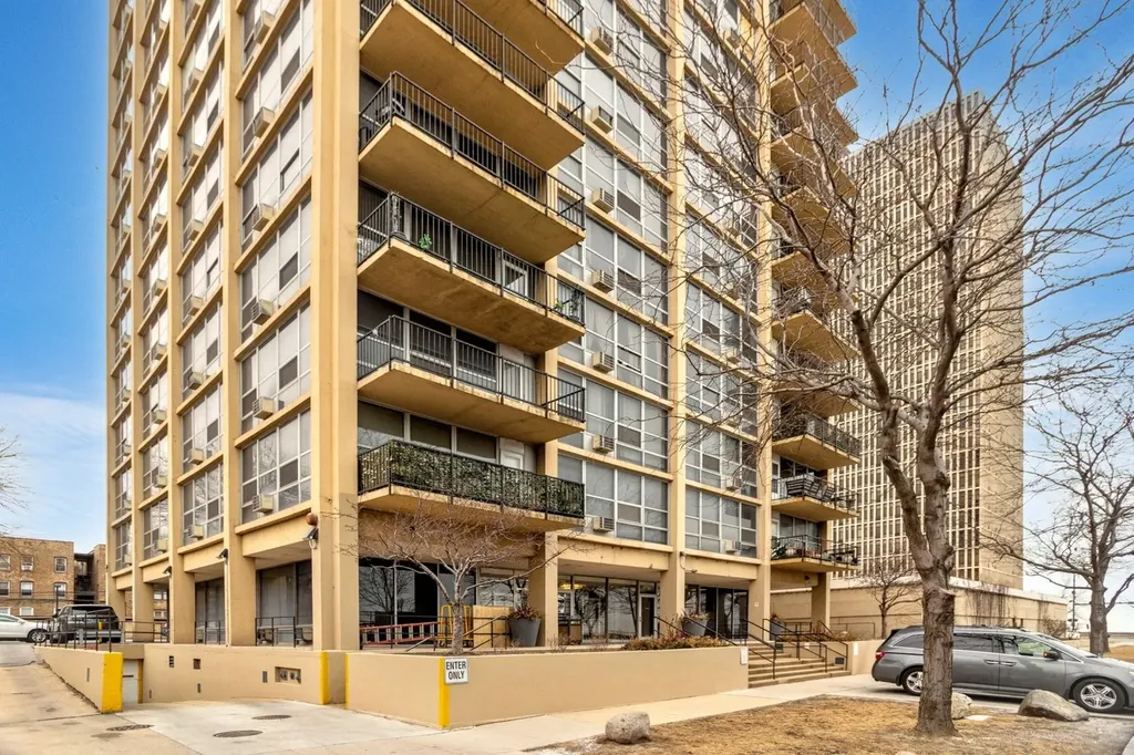 6730 South South Shore Drive Chicago IL 60649