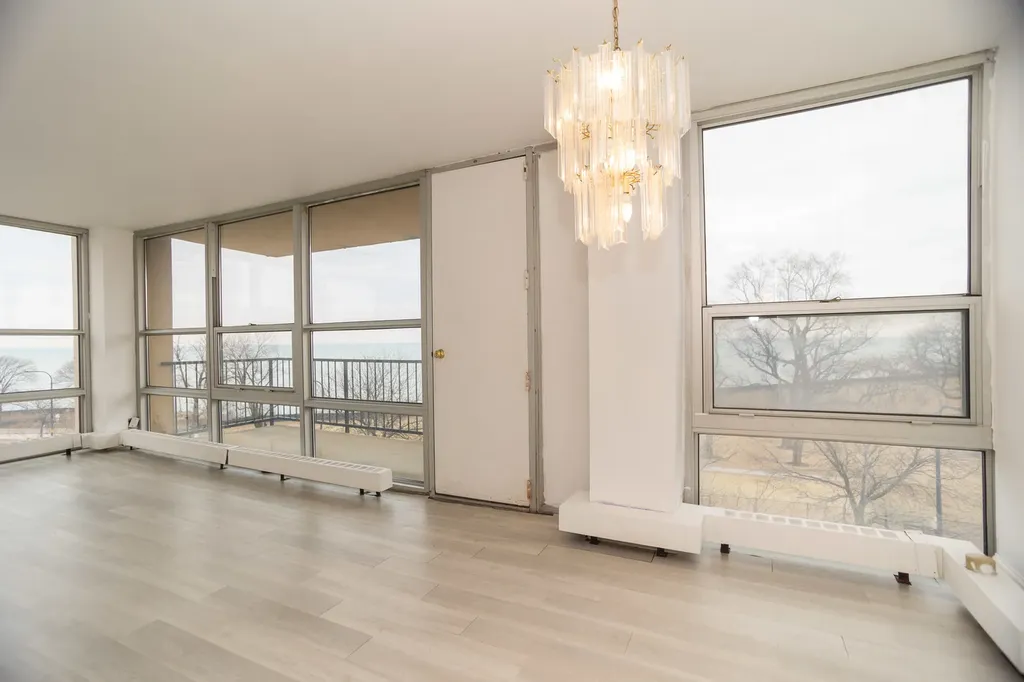 6730 South South Shore Drive Chicago IL 60649