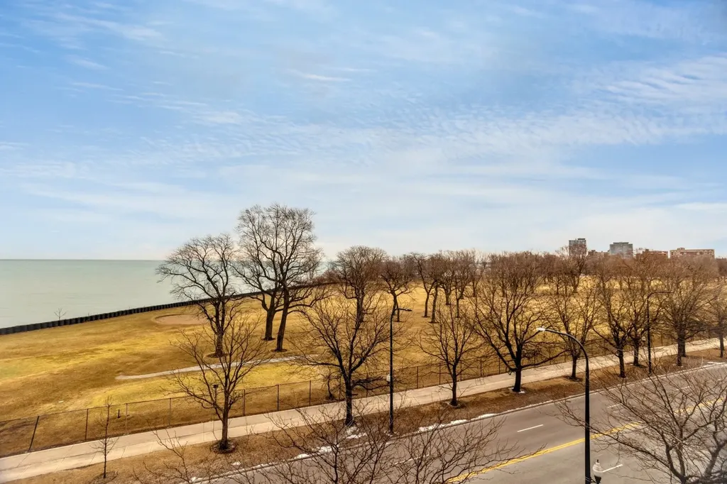 6730 South South Shore Drive Chicago IL 60649