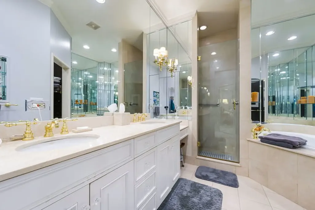 45 East Cedar Street Chicago IL 60611