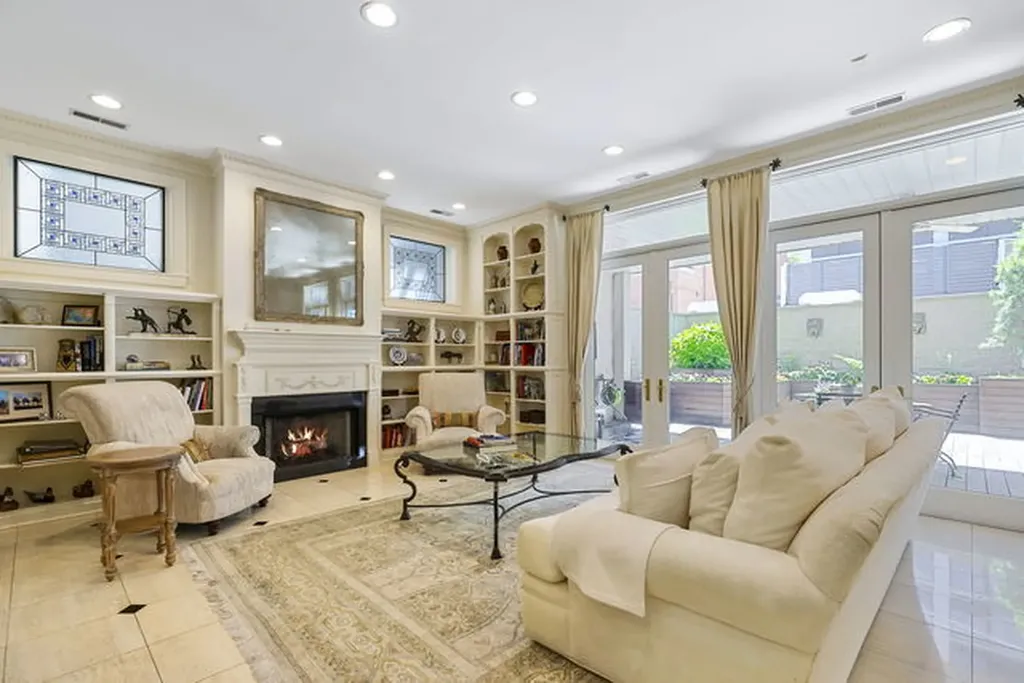 45 East Cedar Street Chicago IL 60611