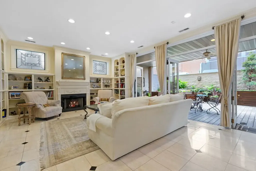 45 East Cedar Street Chicago IL 60611