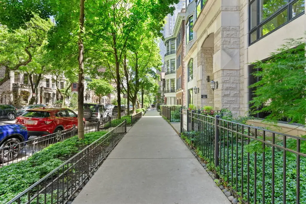 45 East Cedar Street Chicago IL 60611