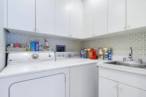 45 East Cedar Street Chicago IL 60611