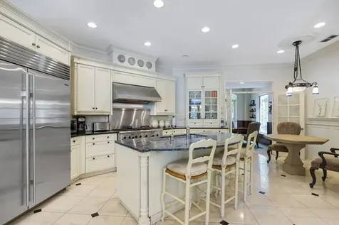 45 East Cedar Street Chicago IL 60611