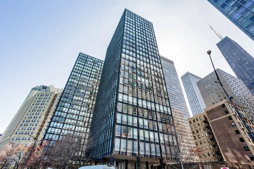 880 North Lake Shore Drive Chicago IL 60611