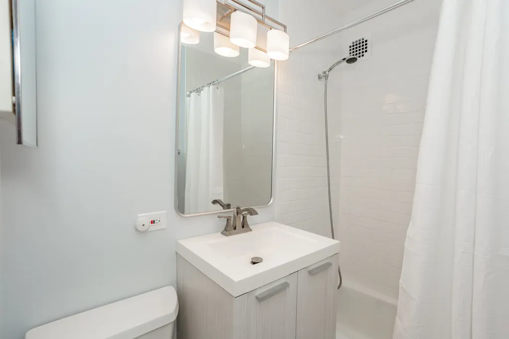 880 North Lake Shore Drive Chicago IL 60611