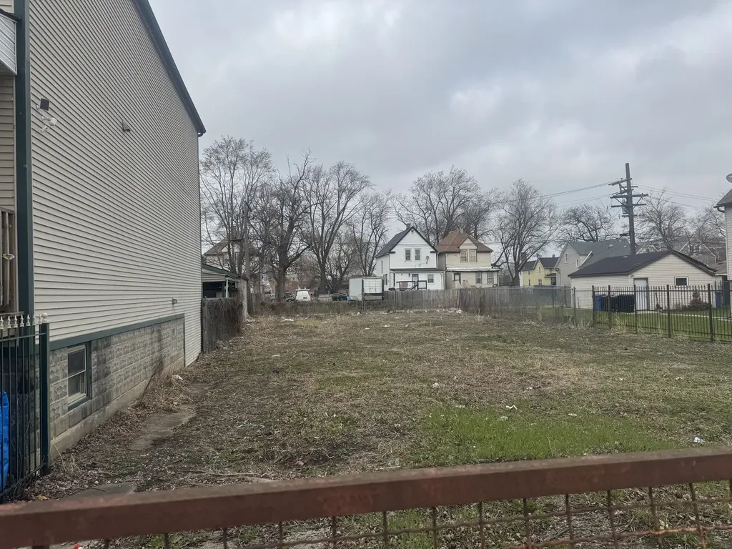 4646 West Ohio Street Chicago IL 60644