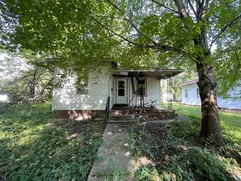 608 South Elm Street Villa Grove IL 61956