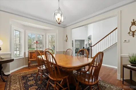 447 Lake Run Court North Aurora IL 60542