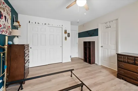 447 Lake Run Court North Aurora IL 60542