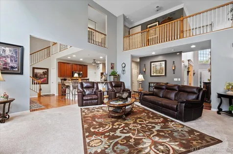 447 Lake Run Court North Aurora IL 60542