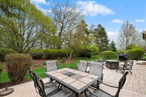 447 Lake Run Court North Aurora IL 60542