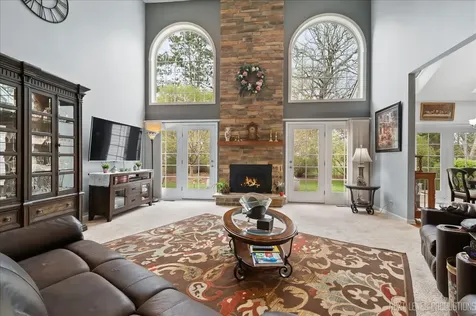 447 Lake Run Court North Aurora IL 60542