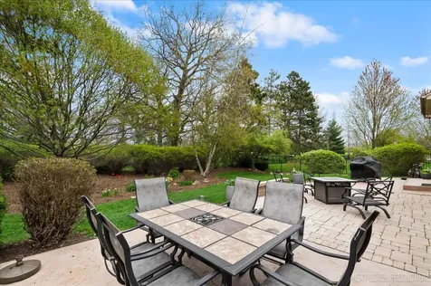 447 Lake Run Court North Aurora IL 60542